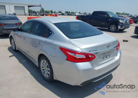 2016 Nissan Altima 2.5 S z USA, uszkodzony, nr VIN 1N4AL3AP0GN372109